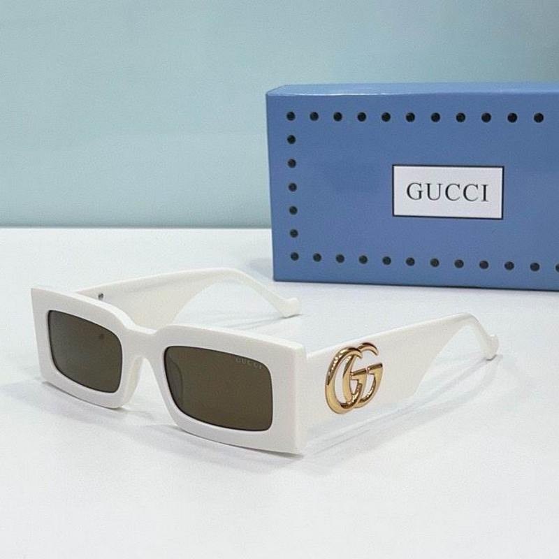 Gucci Sunglasses 824